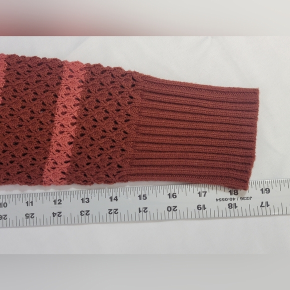 Melrose & Market Stripe V-Neck Pointelle Sweater In Rust-Red Stripe Size Small - Picture 8 of 10